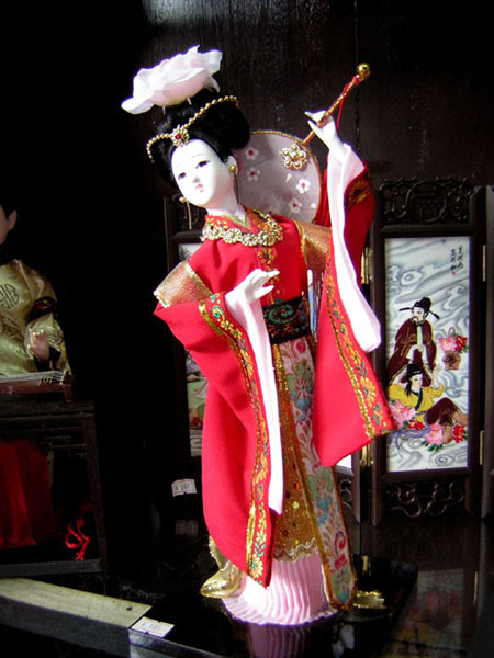 Klasyczna piękność - lalka